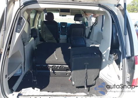 2012 Chrysler Town & Country Touring from USA, damaged, VIN 2C4RC1BG8CR107063